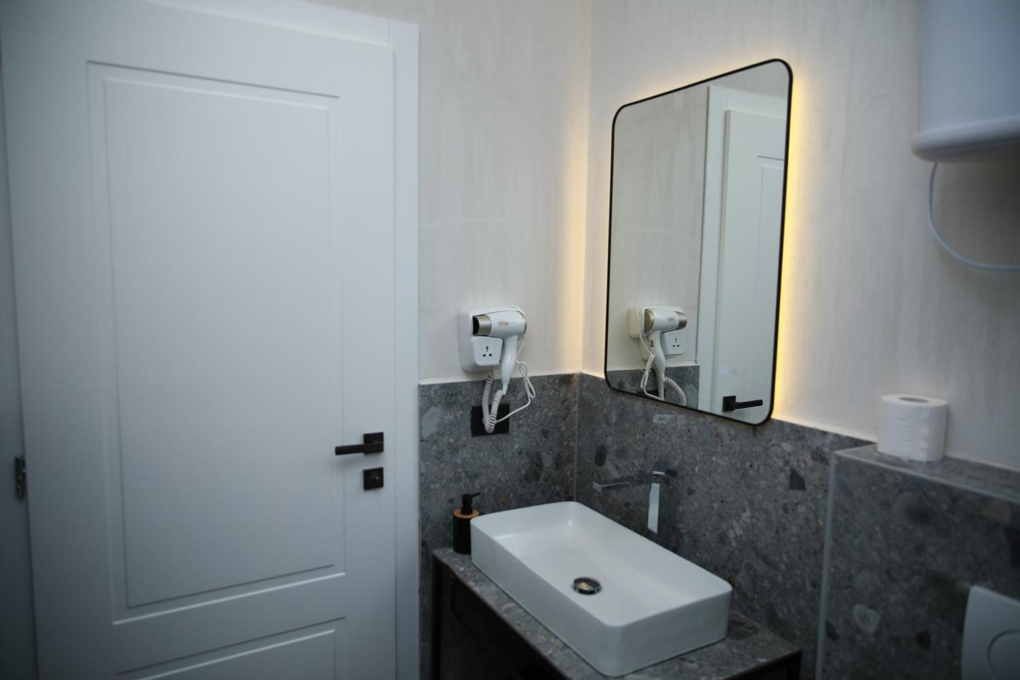 Hotel Scutari ชโคเดอร์ ภายนอก รูปภาพ